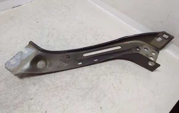 Radiator support slam panel bracket