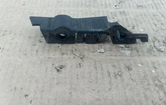 Audi A4 S4 B8 8K Front bumper mounting bracket 8K0807283