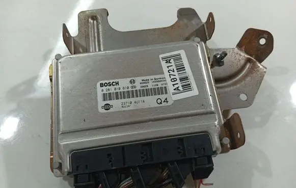 Nissan Almera Tino Engine control unit/module 0281010810