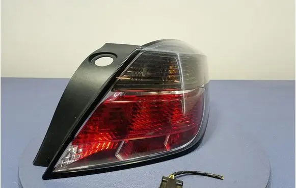 Opel Astra H Rear/tail lights 24451834
