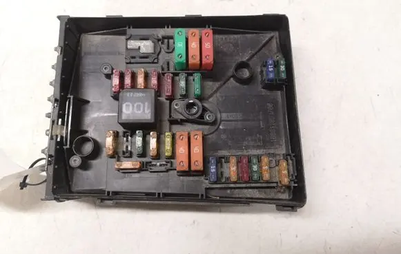 Volkswagen Caddy Fuse module 0547671492E L2K000087 2K1937535K