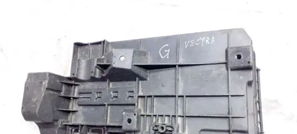 Opel Vectra C Battery box tray 24413805