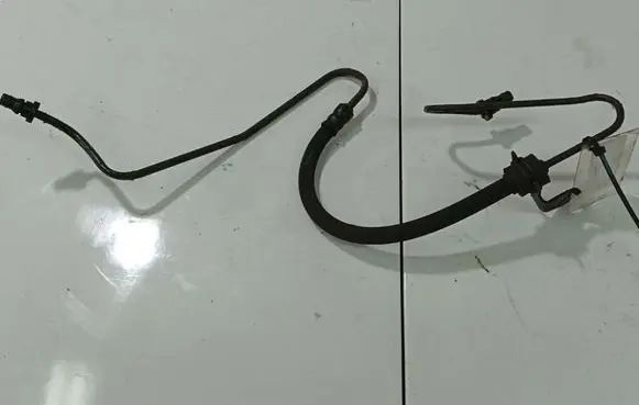 Volkswagen Polo IV 9N3 Clutch pipe/line 