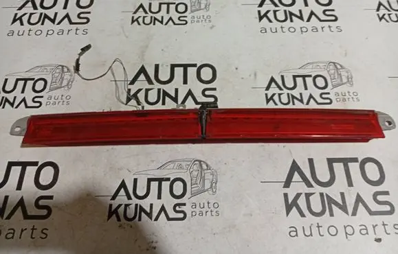 BMW 3 E90 E91 Third/center stoplight 168647 920037401 10819610