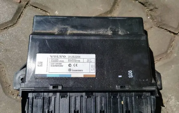 Volvo V50 Keyless (KESSY) go control unit/module 31252254 5WK49274E