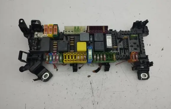 Mercedes-Benz B W246 W242 Fuse module A2465400340