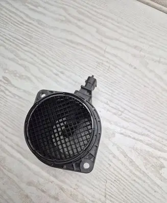 Volvo V70 Mass air flow meter 30677999 13915053 0281002730