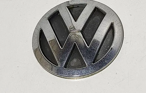 Volkswagen Sharan Manufacturer badge logo/emblem 7M3853630A