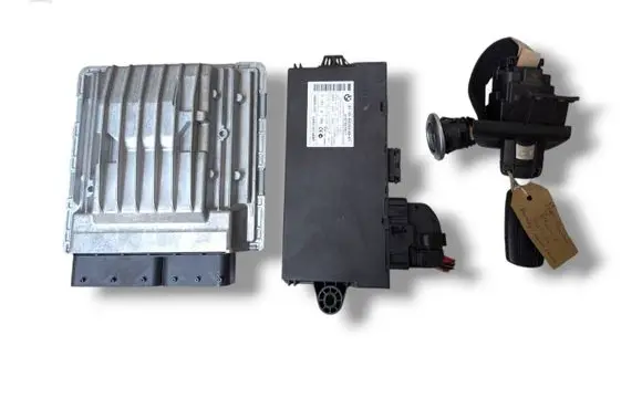 BMW 1 E82 E88 Engine ECU kit and lock set 5WK93729 7599881