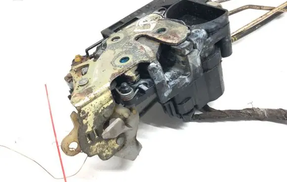 SsangYong Rexton Front door lock