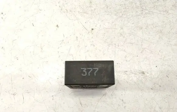 Volkswagen Golf IV Window wiper interval relay 4B0955531A A080200 72WA401