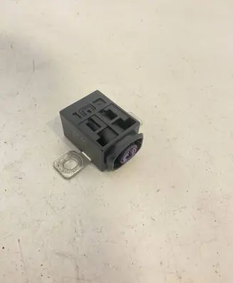 Volkswagen PASSAT B8 Battery relay fuse 4F0915519