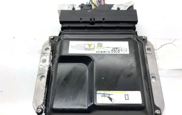 Mazda CX-7 Engine control unit/module ECU R2BP18881B