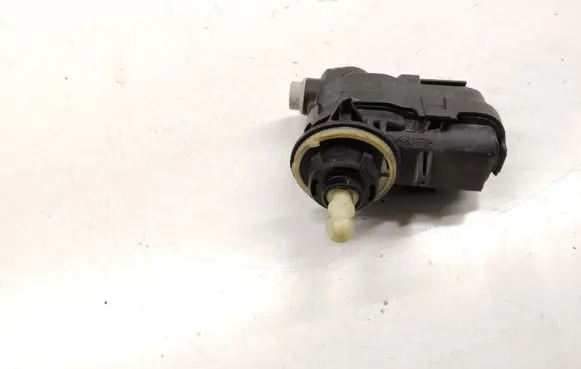Mercedes-Benz X-class W470 Headlight level adjustment motor 260567357R