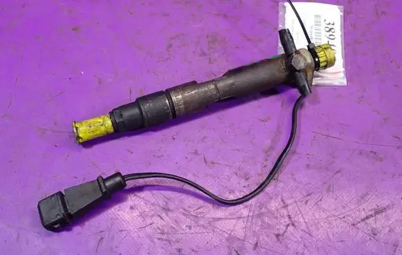 Volkswagen Transporter - Caravelle T4 Fuel injector 