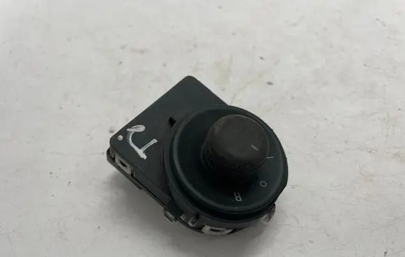 Opel Astra J Wing mirror switch 13271827