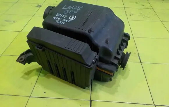 Mini One - Cooper Coupe R56 Air filter box 7541369