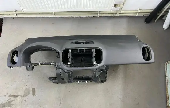 Volkswagen Golf Plus Dashboard 5M1857181 5M1858296 1K0880204H