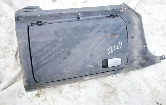 Volkswagen Golf V Glove box 1k1857290