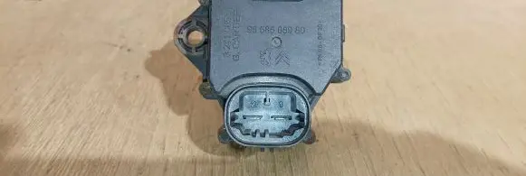 Coolant fan relay