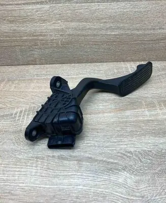 Toyota Prius (XW20) Accelerator throttle pedal 7812047050 1988003200 06J05