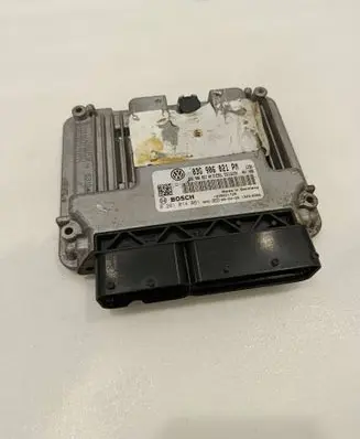 Volkswagen Jetta V Engine control unit/module 03G906021PM 03G906021AN 0281014061