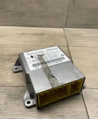 Mercedes-Benz C W204 Airbag control unit/module A2049013502 5WK44524