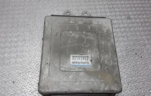 Mitsubishi Carisma Engine control unit/module MD351866
