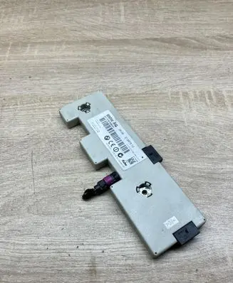 BMW 1 E82 E88 Aerial antenna amplifier 9187658 213675