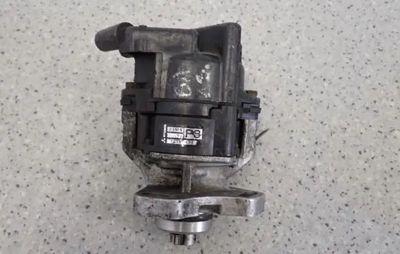 Mazda 323 F Ignition distributor 323BJP8T2T58471