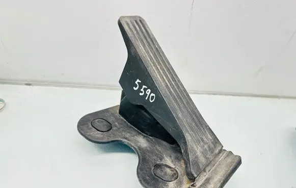 Mazda CX-5 Accelerator throttle pedal GHK341600A V009T78X40