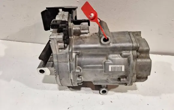 Renault Captur II Air conditioning (A/C) compressor (pump) 926003211R