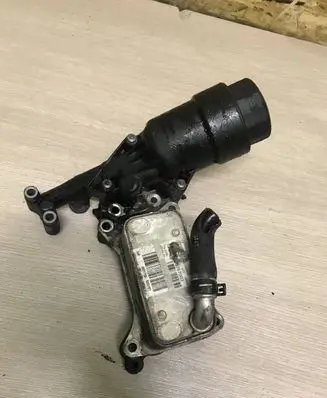 Mercedes-Benz E W212 Engine oil radiator A6511800865
