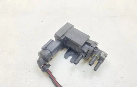 Peugeot 3008 I Turbo solenoid valve 9674084680