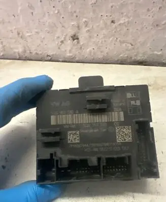 Volkswagen Golf VII Door control unit/module 5Q0959593A 5Q0959593