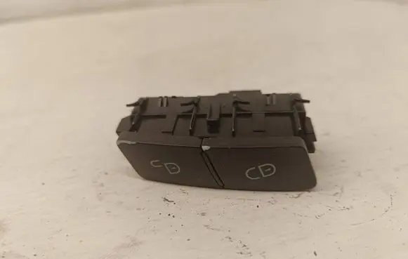 Mercedes-Benz C W204 Central locking switch button A2048706410