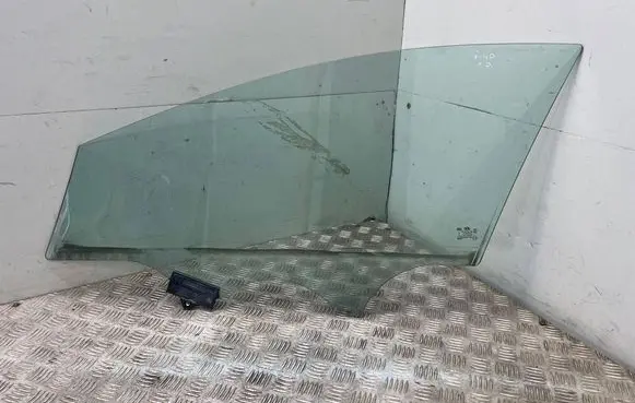 Hyundai i40 Front door window glass four-door 834133N000