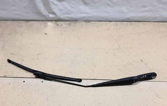 Volvo V50 Front wiper blade arm