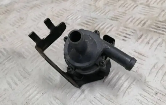 Ford Fiesta Water pump GN118K577AA 704559050 18T180