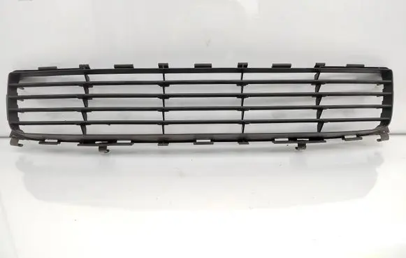 Toyota Auris 150 Front bumper lower grill 5311202080