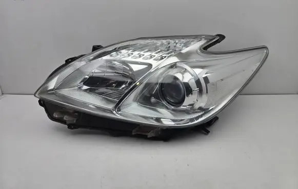 Toyota Prius (XW30) Headlight/headlamp
