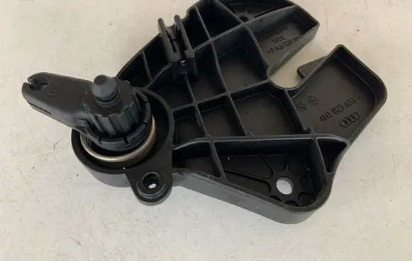 Audi A8 S8 D4 4H Engine bonnet (hood) release handle 4H1823633