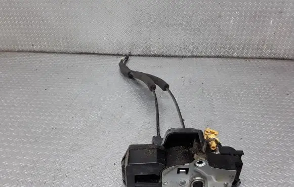 Chevrolet Captiva Front door lock
