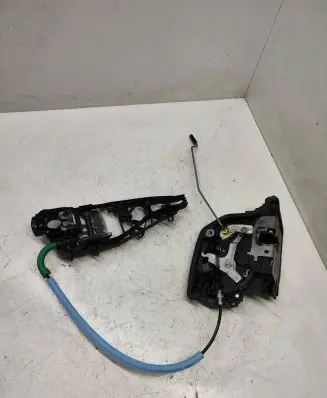 BMW X1 F48 F49 Front door lock 18283810cz