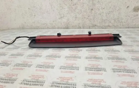 Audi A6 S6 C6 4F Third/center stoplight 4F5945097