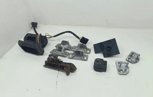 Mercedes-Benz Citan W415 Front door lock 8200618050