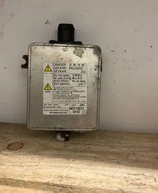 Mitsubishi Outlander Headlight ballast module Xenon W3T16271