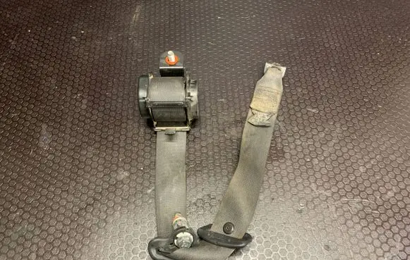 Hyundai Tucson JM Rear seatbelt 898202E001