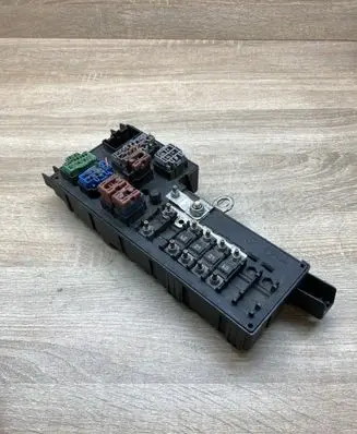 Volvo V70 Fuse module 8637841 518322326