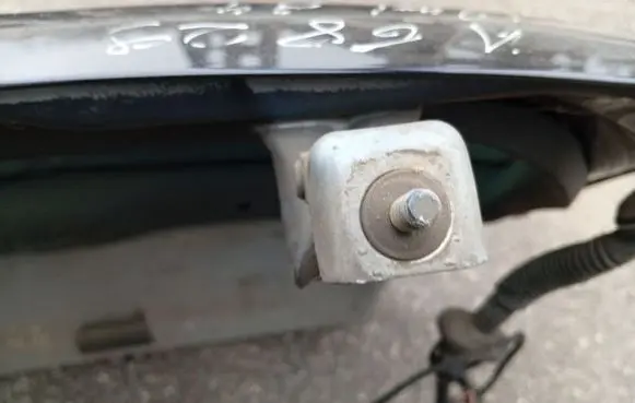Audi A4 S4 B5 8D Tailgate/trunk/boot hinge